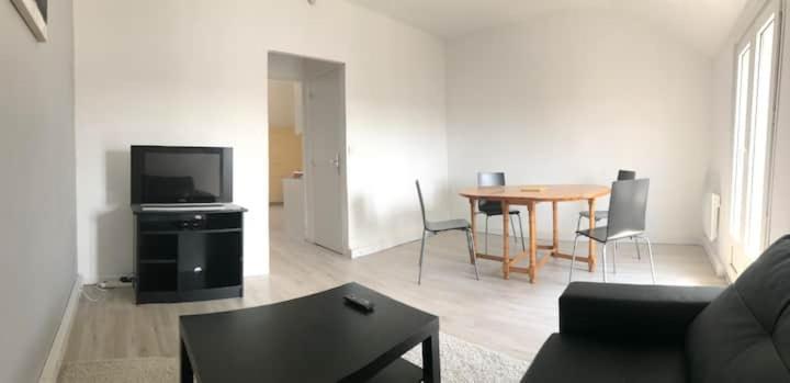 Appartement Simple Sur Argenteuil, Proche Paris Exterior photo